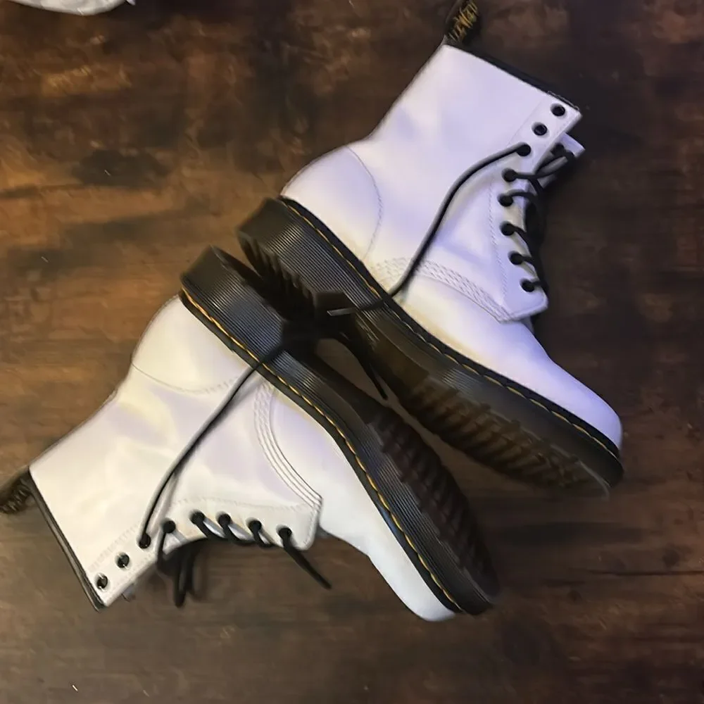 Dr. Martens 1460 Boots in White Size 9 / Exellent